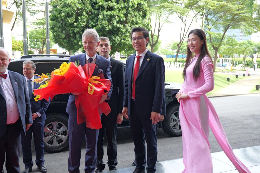 Tiep_phai_doan_Sec