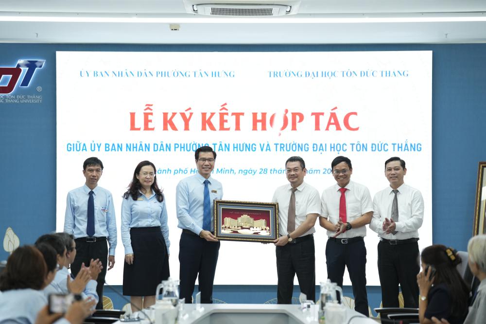 TDTU x P.Tân Hưng