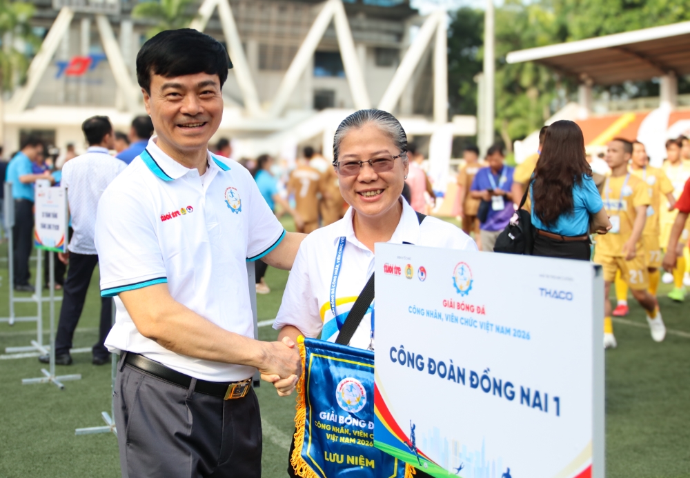 8.6_Khai_mac_bong_da_CNVC_2026