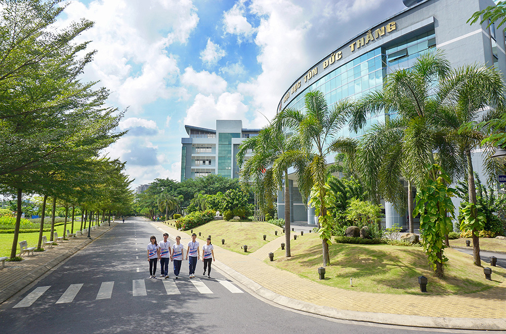 My university! My mom has not been here once! ...